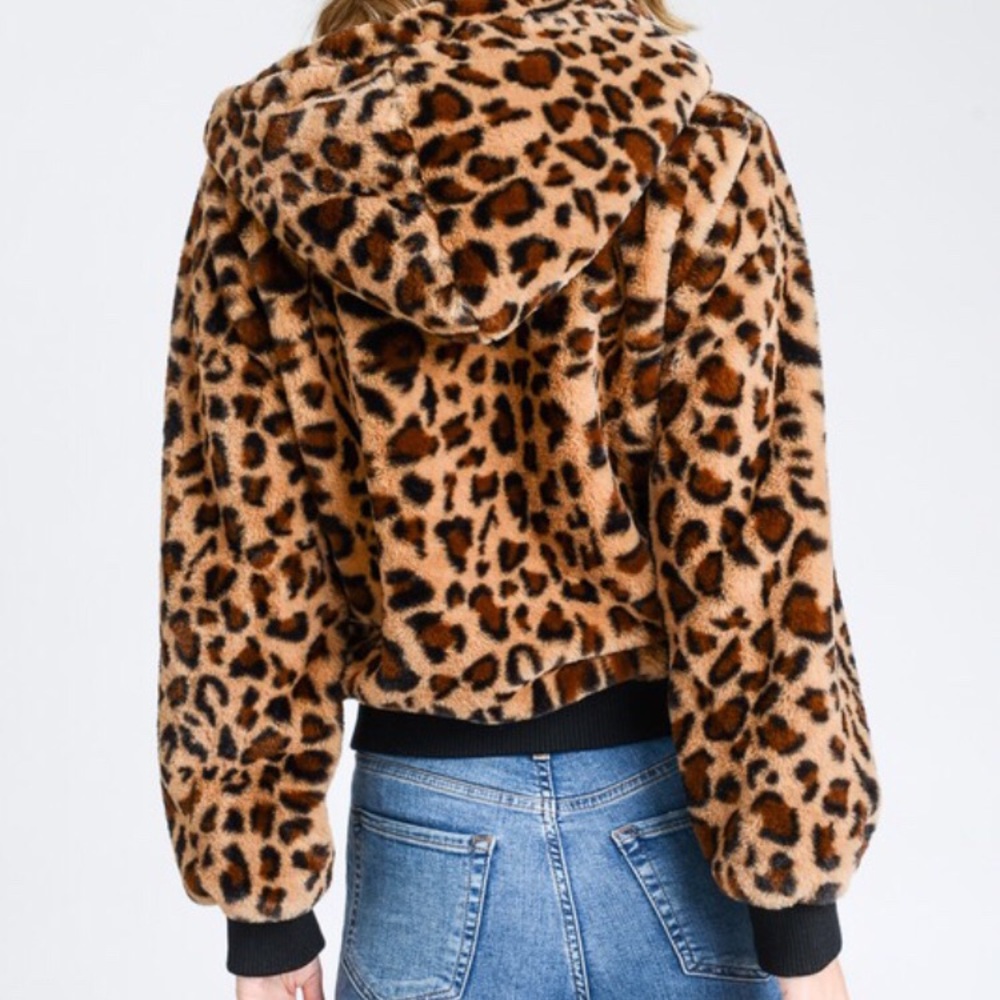 ❗️One Left❗️NWT Leopard Bomber Sweater - Picture 6 of 8
